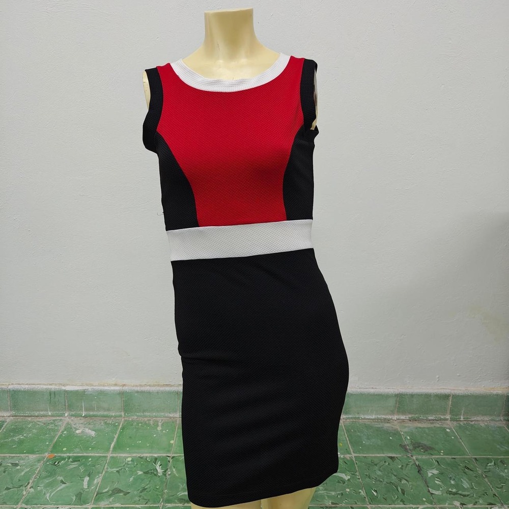 Snap Women Colorblock Bodycon Dress Red Black White Textured Sleeveless Small